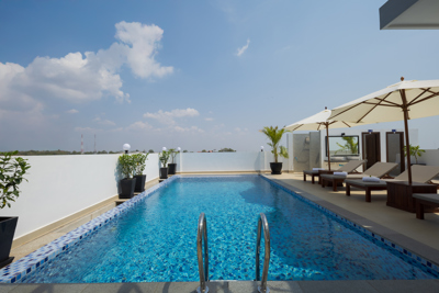 Rooftop Swimming Pool 